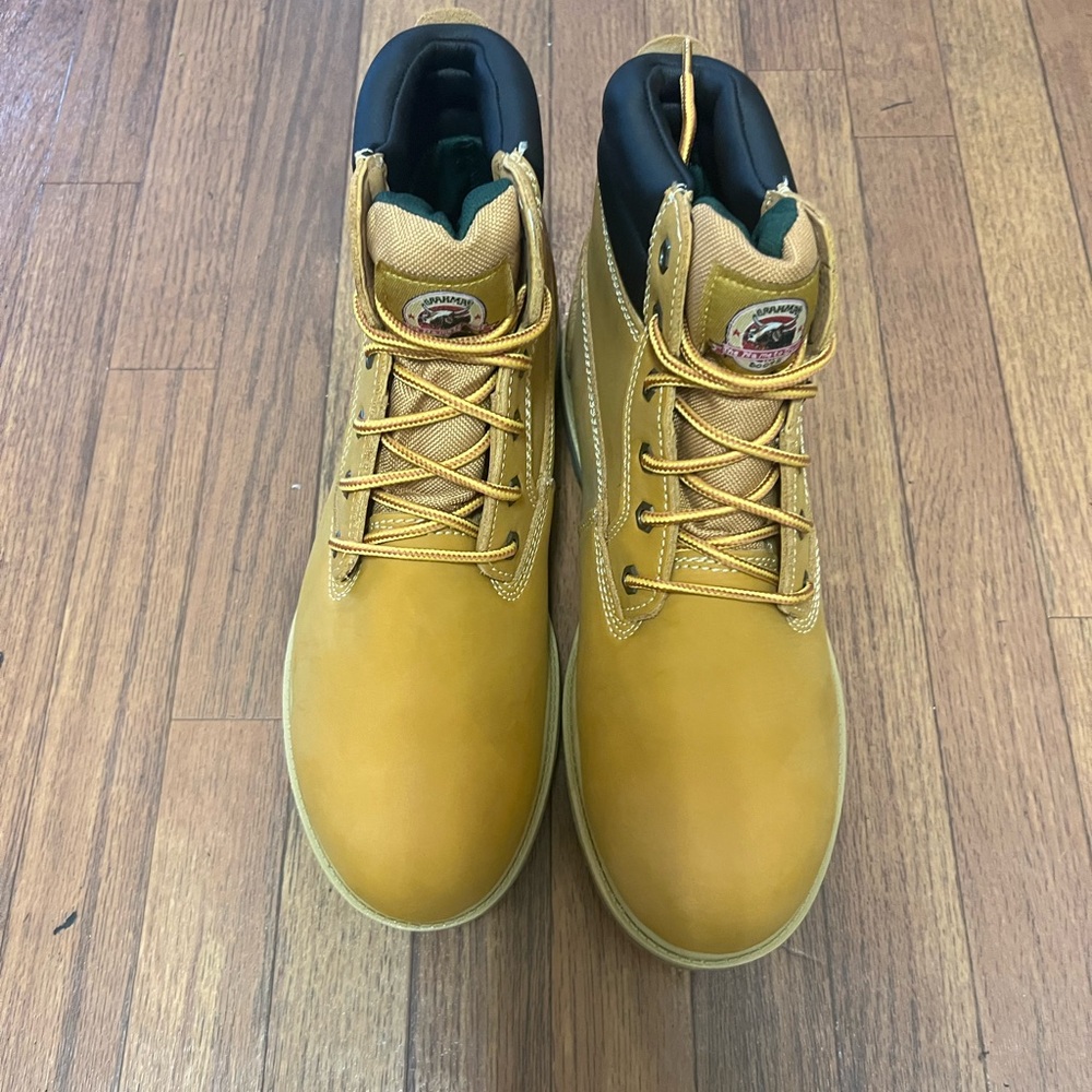 Boots for work :color wheat. Waterproof